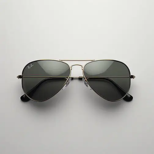 משקפי שמש בסגנון Aviator